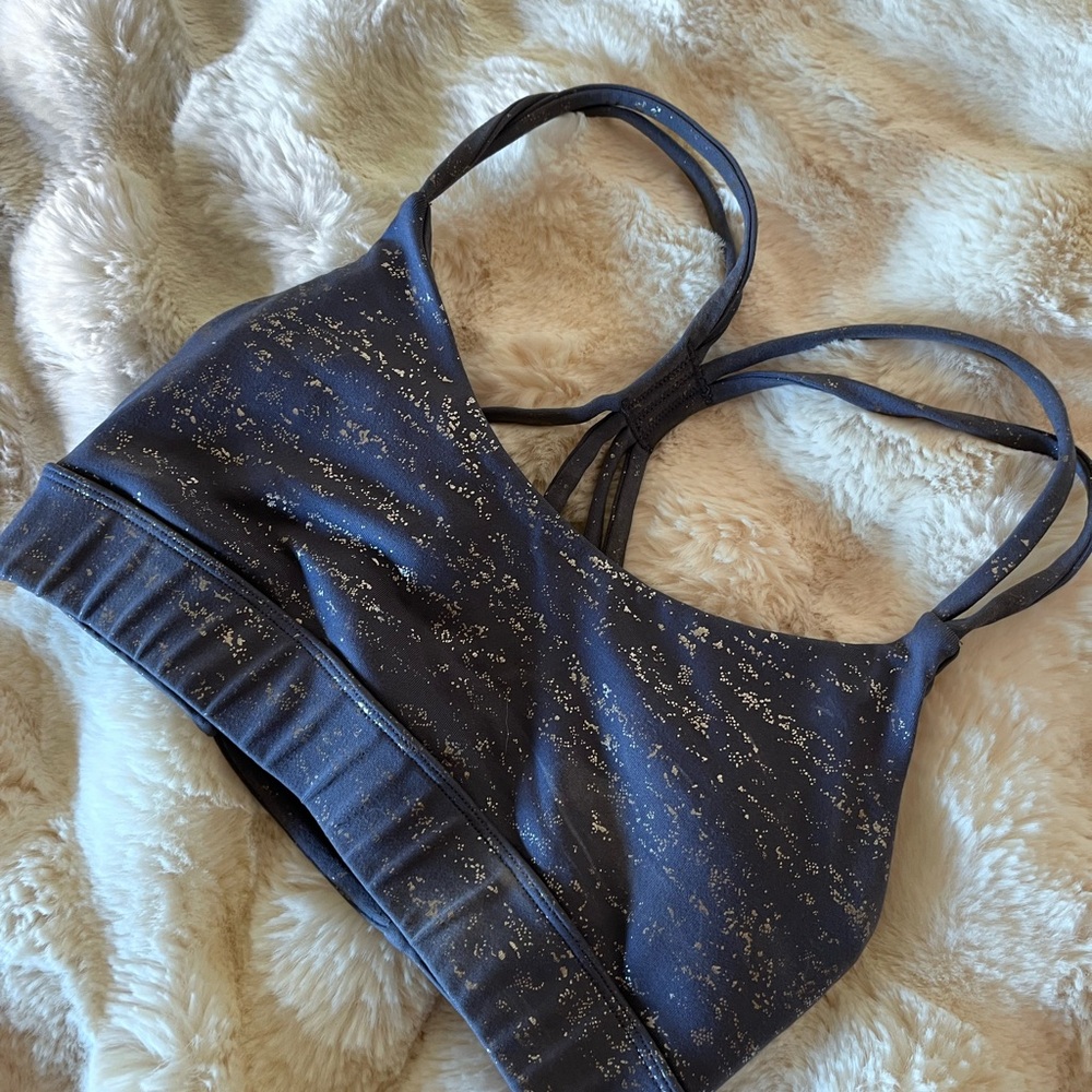 Lululemon sports bra